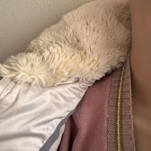 ONE MADISON PUFFER FAUX FUR REMOVABLE HOOD USED - Picture 4 of 12